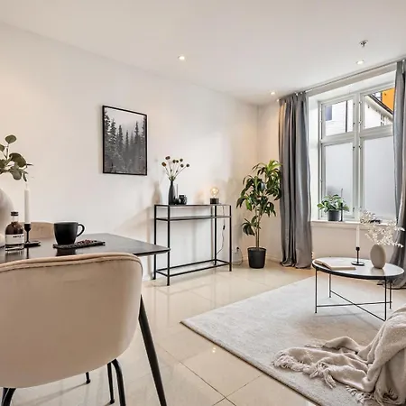 Charming In Sandviken Bergen