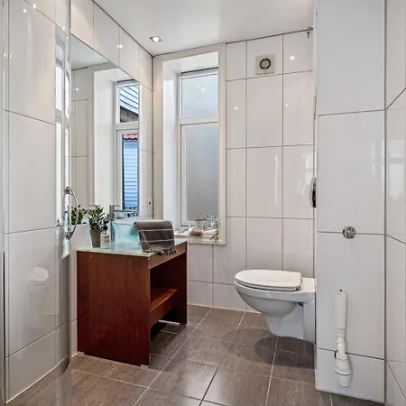 Charming In Sandviken Apartman