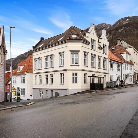 Apartman Charming In Sandviken Bergen