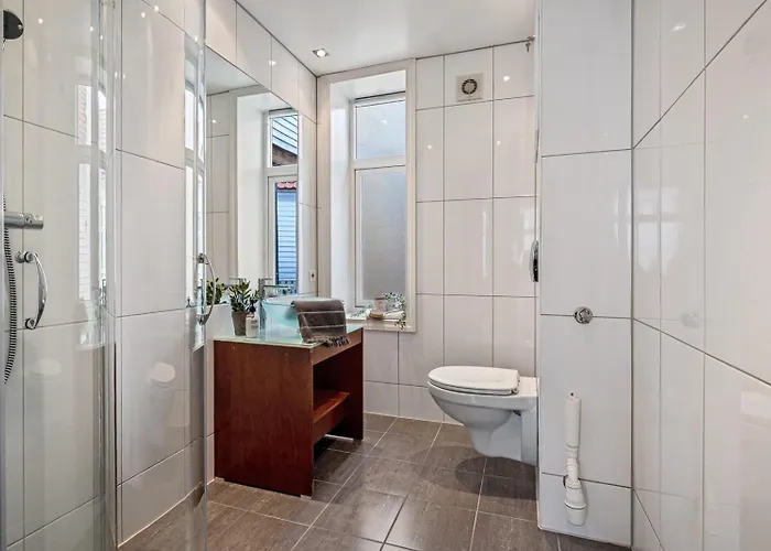 Charming In Sandviken Apartament