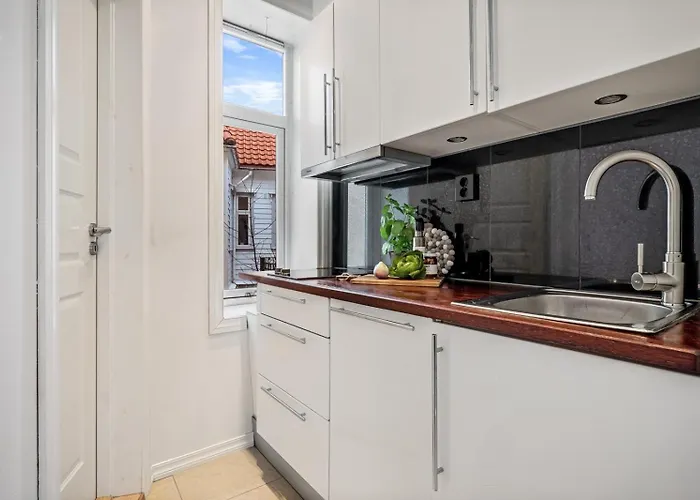 Charming In Sandviken Берген