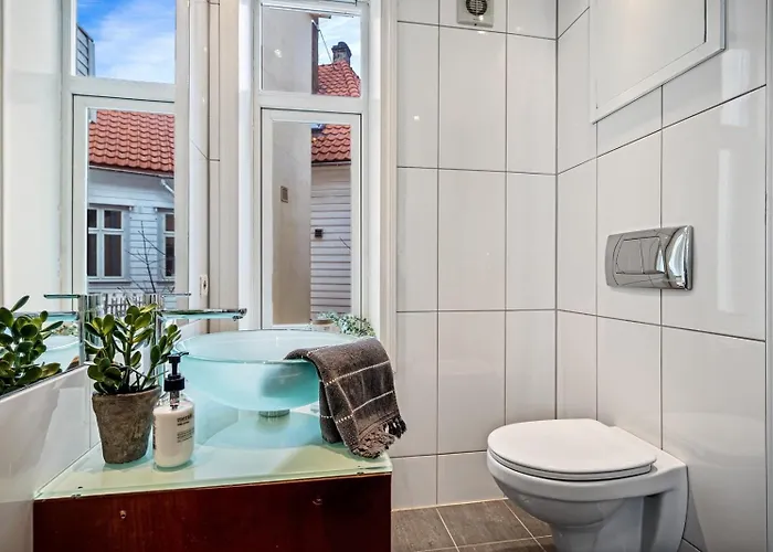 Charming In Sandviken Апартаменты *